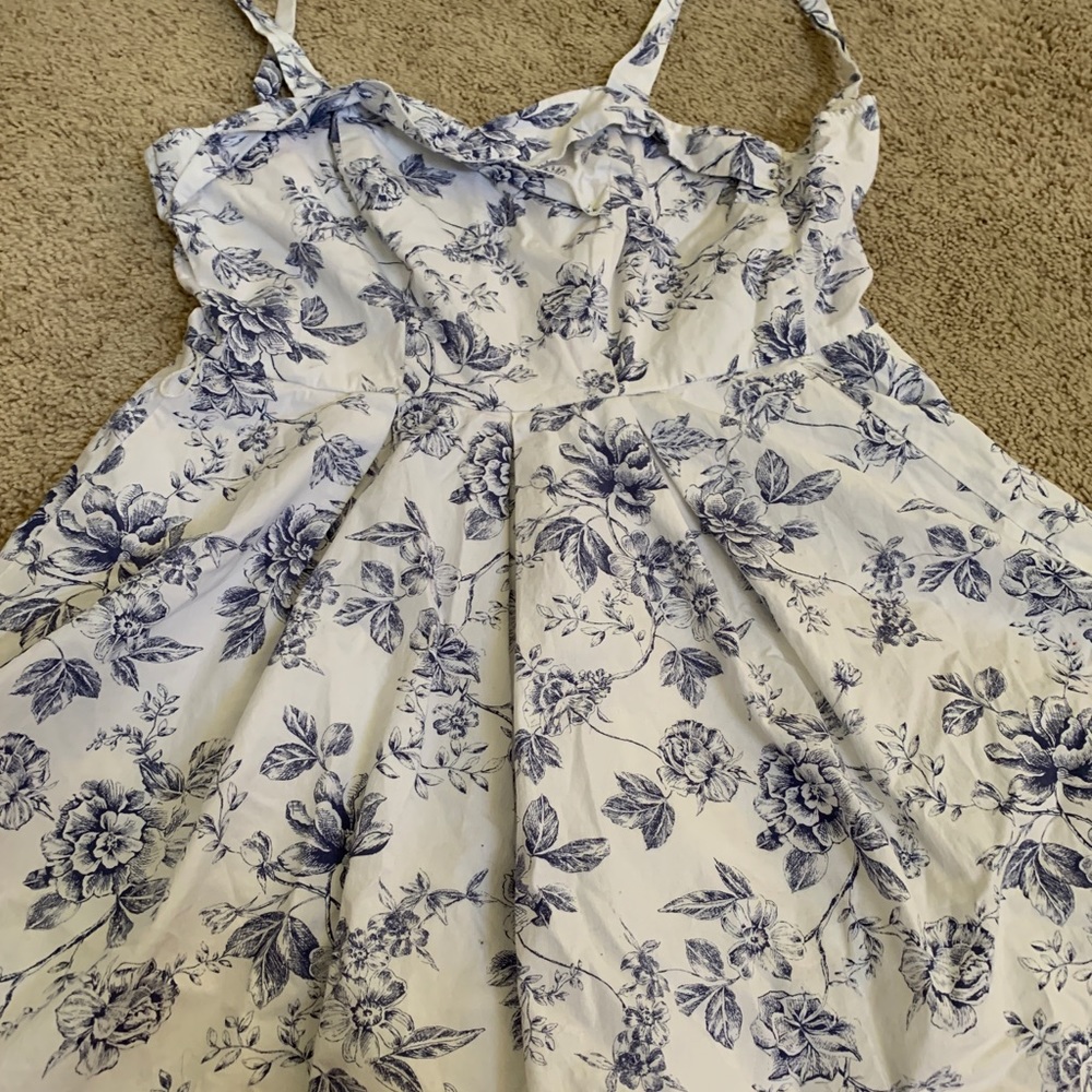 Super cute floral dress